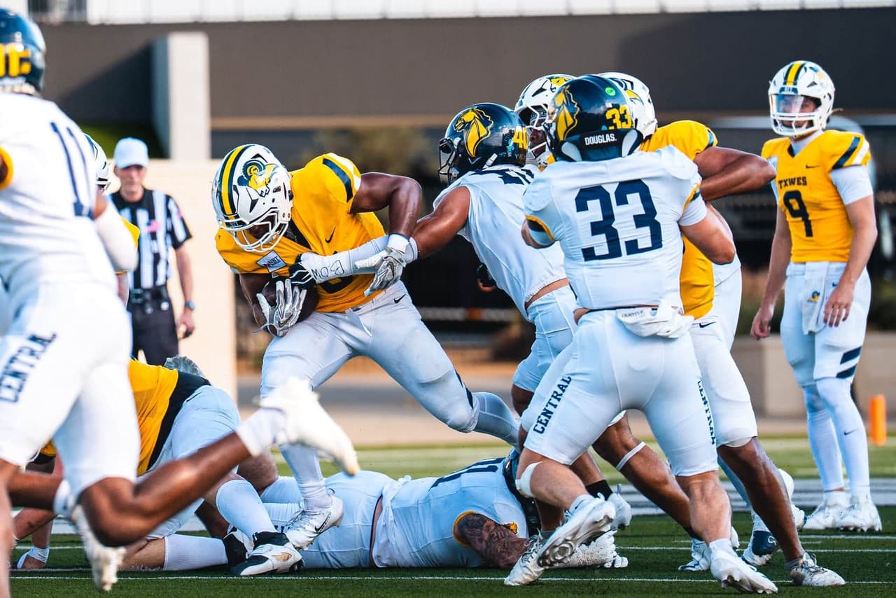 Ian Jernagin Ran for 91 Yards in a 52-Point Loss. Bakersfield Should Be Paying Attention.